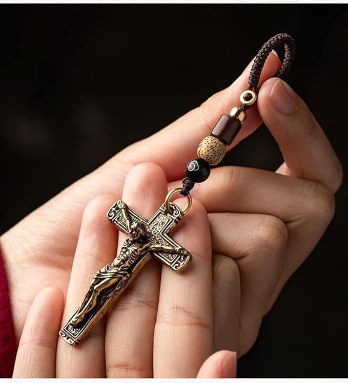Colar de crucifixo vintage de latão com tristeza