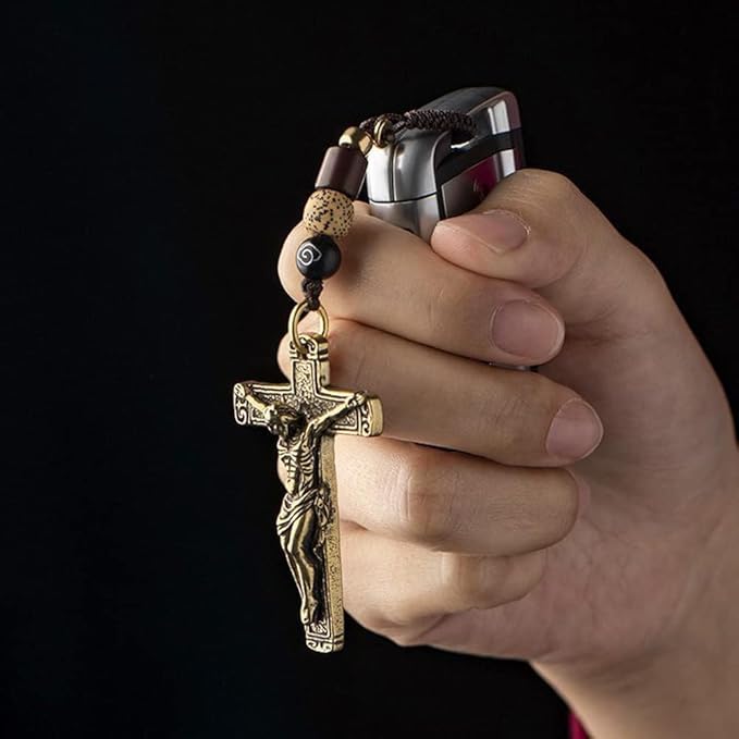 Colar de crucifixo vintage de latão com tristeza