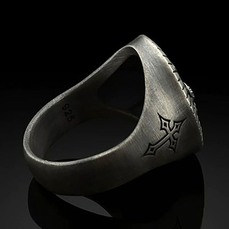Anillo artesanal con cruz ovalada y retrato de Jesús grabado de Amén