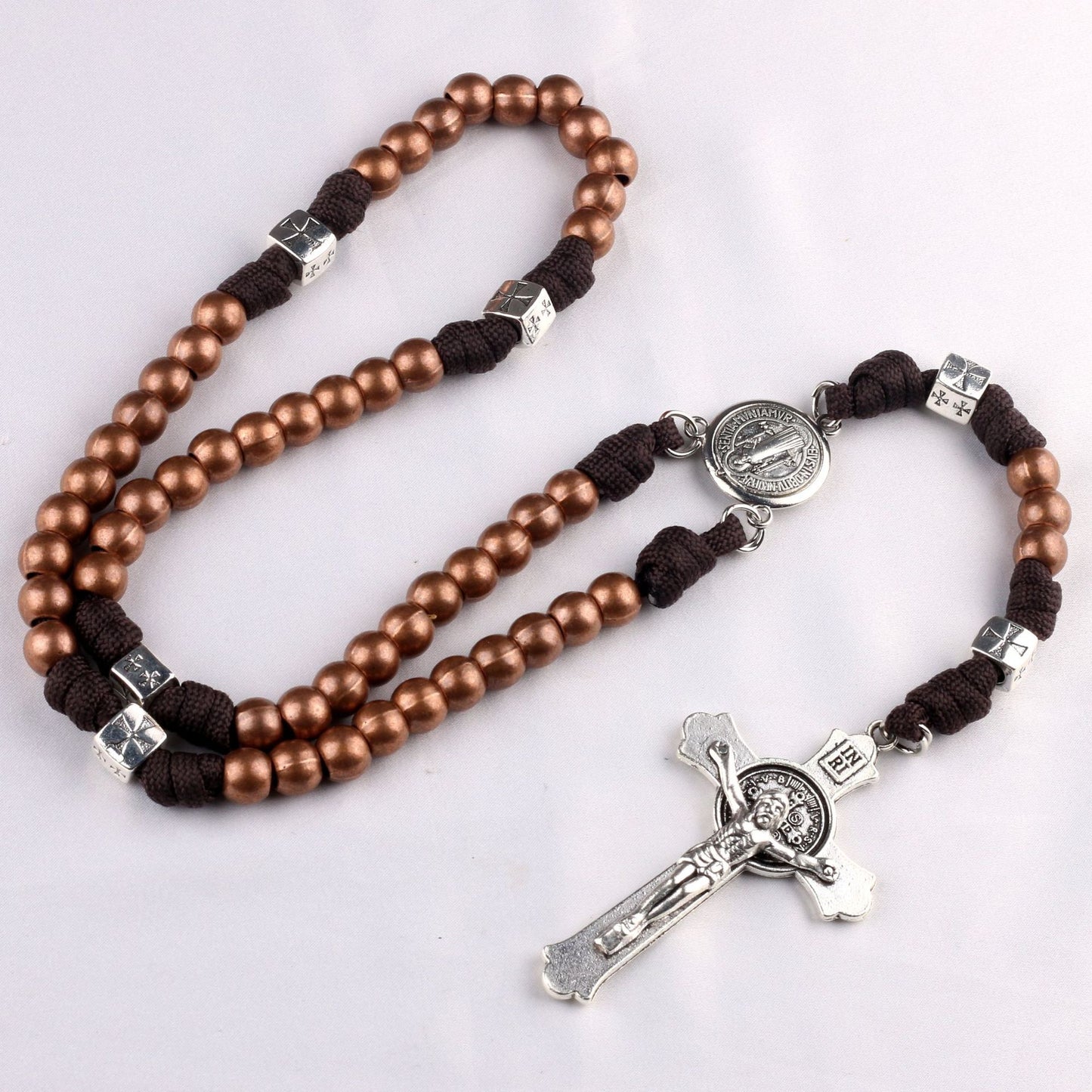 Cuentas de latón Medalla de San Benito Crucifijo Rosario de paracord Amén Artesano