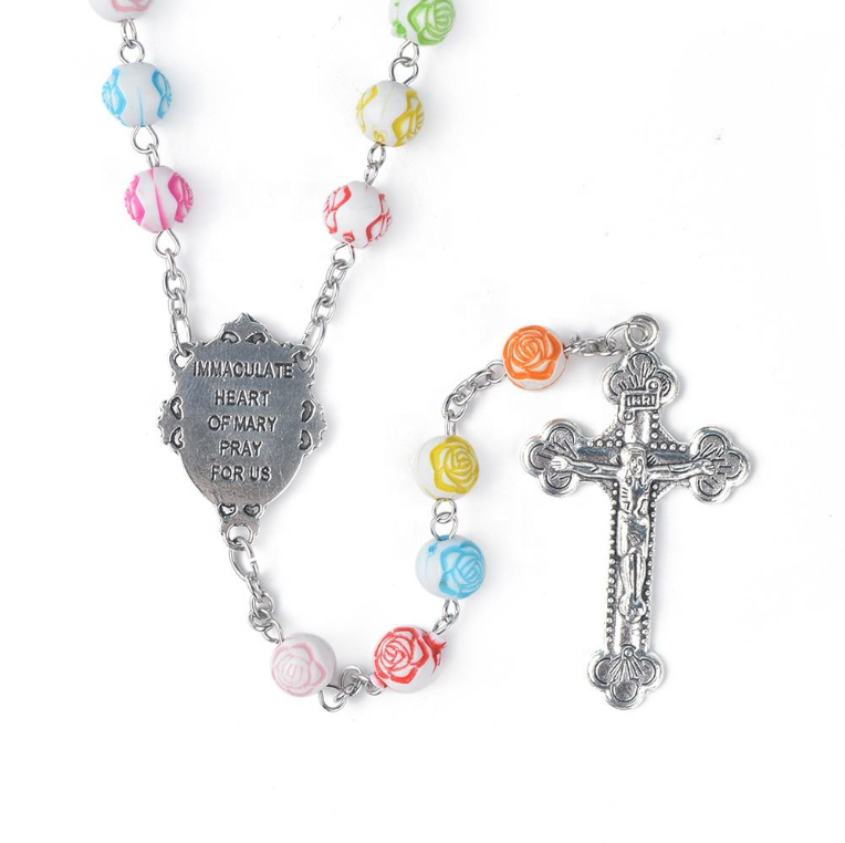 Rosario de cerámica artesanal con rosa de colores Amén, crucifijo del Inmaculado Corazón de María