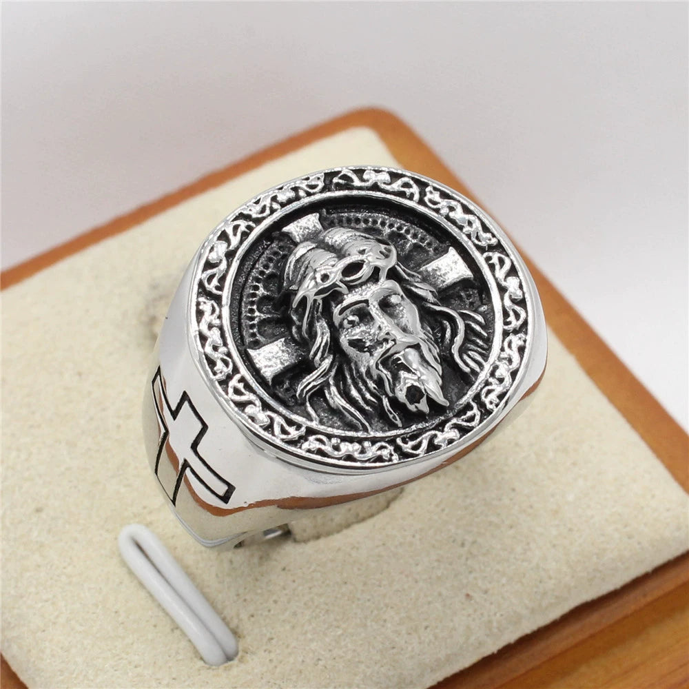 Anillo de acero de titanio con retrato de Jesús y cruz vintage artesanal de Amén