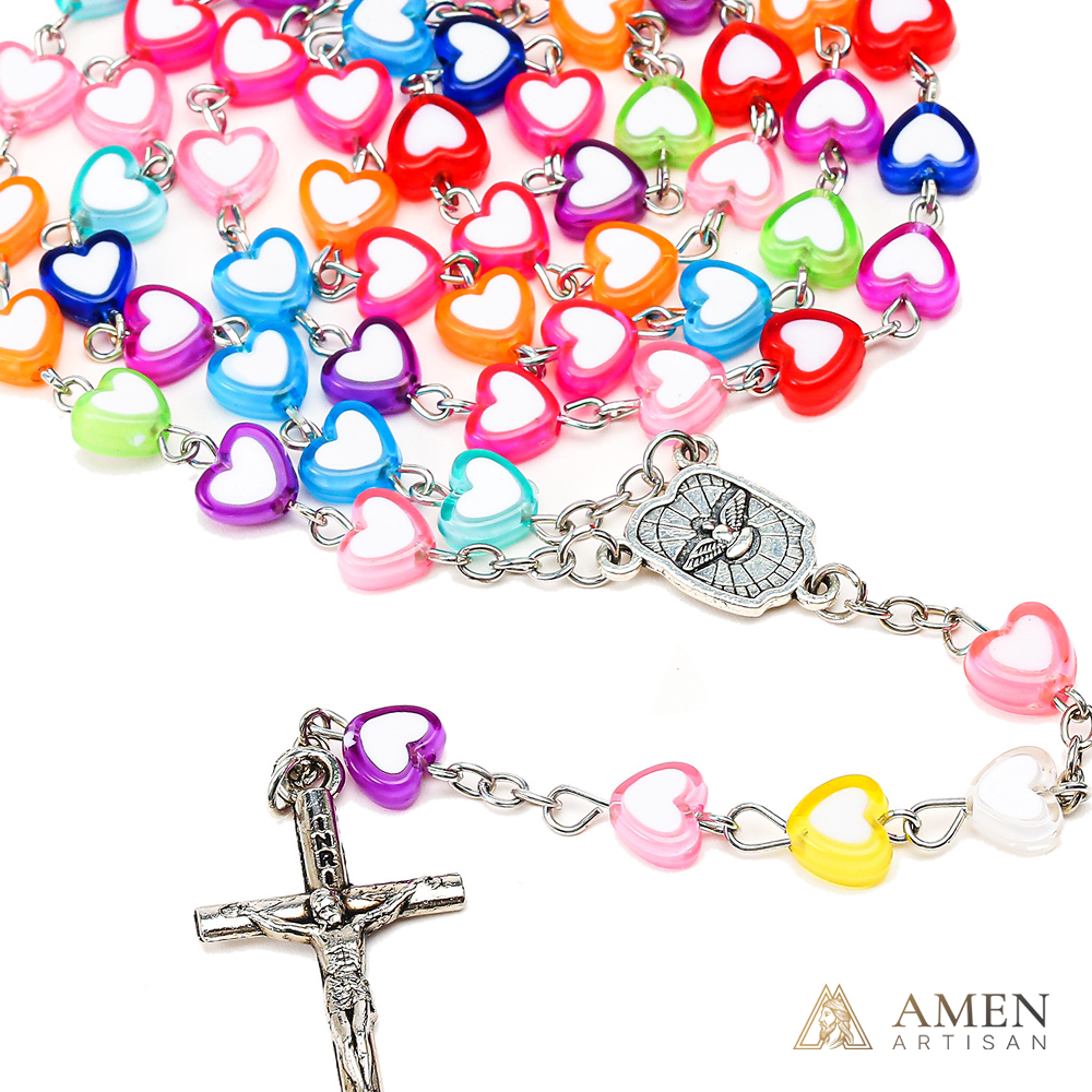 Rosario de cuentas de corazón de colores con crucifijo Amén Artesano