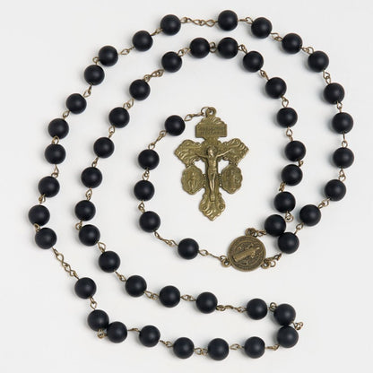 Rosario con crucifijo de San Benito con ágata negra | Amen Artisan